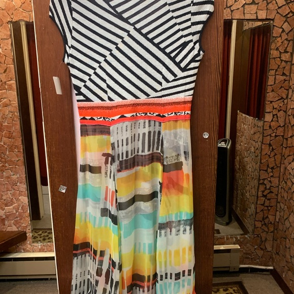 Striped and Multicolor Dress - Picture 7 of 9